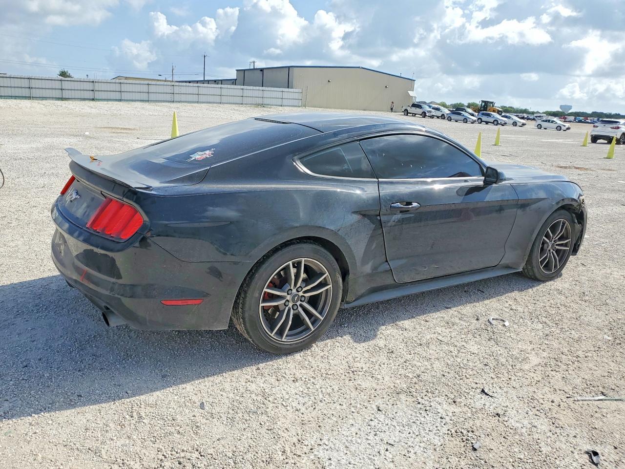 2017 Ford Mustang - Фото 3