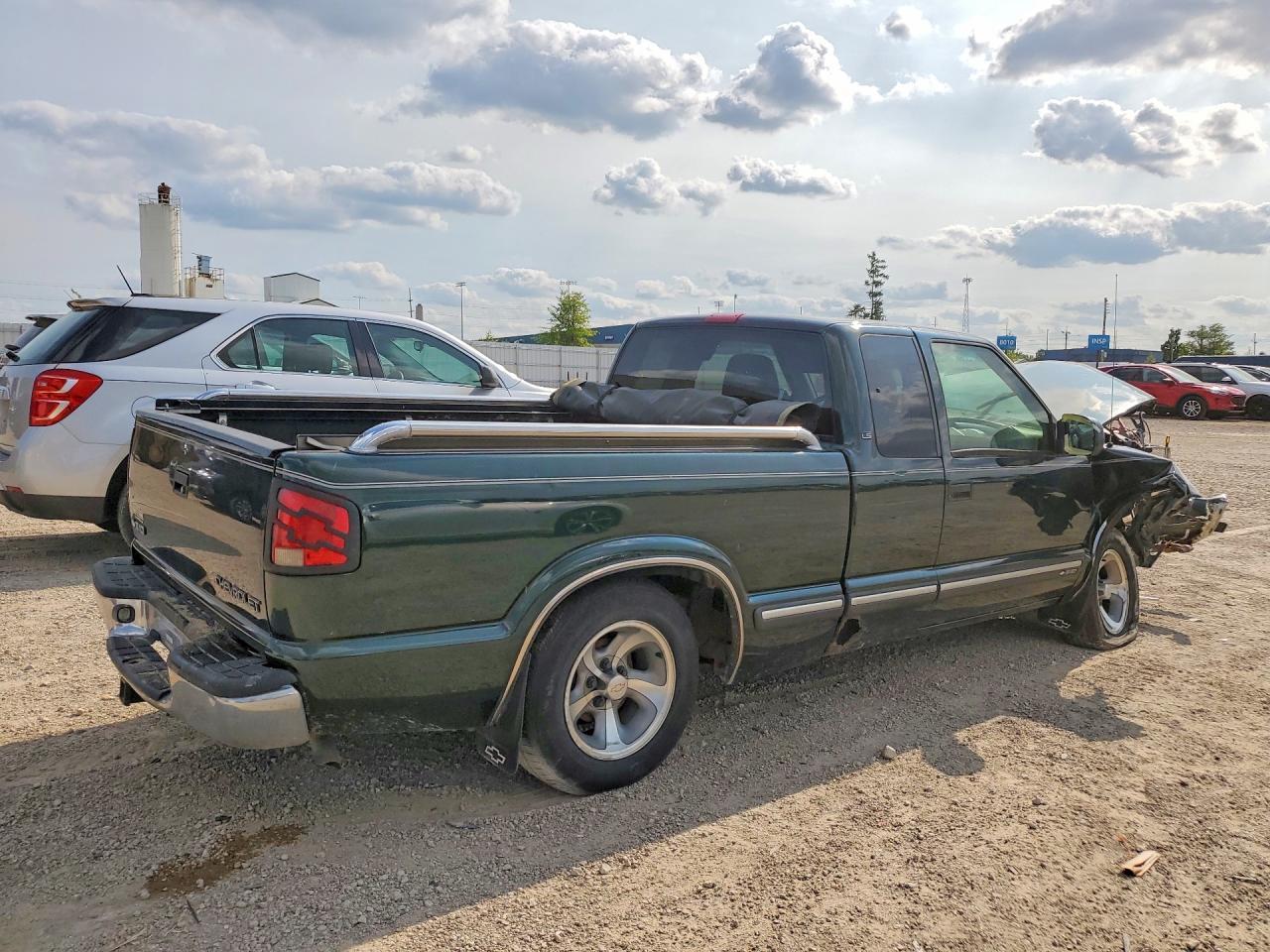 2002 Chevrolet S Truck S10 - Image 3