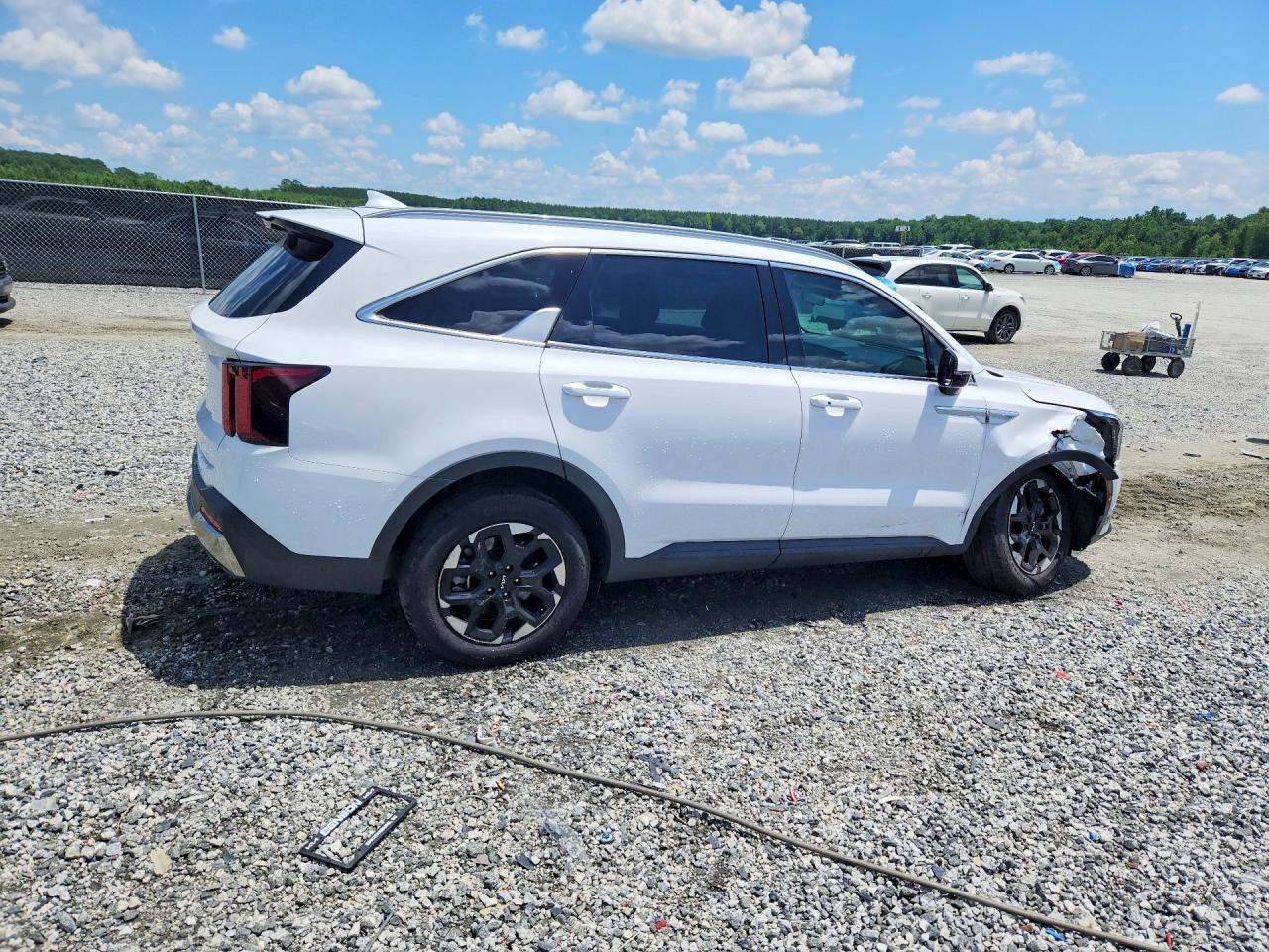 2025 Kia Sorento S - Фото 3