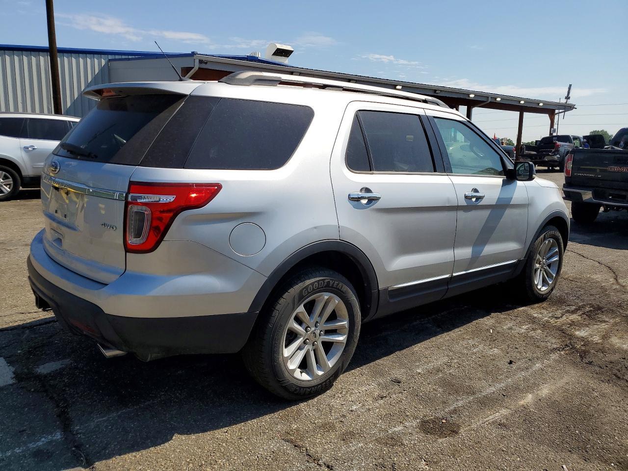 2011 Ford Explorer Xlt - Фото 3