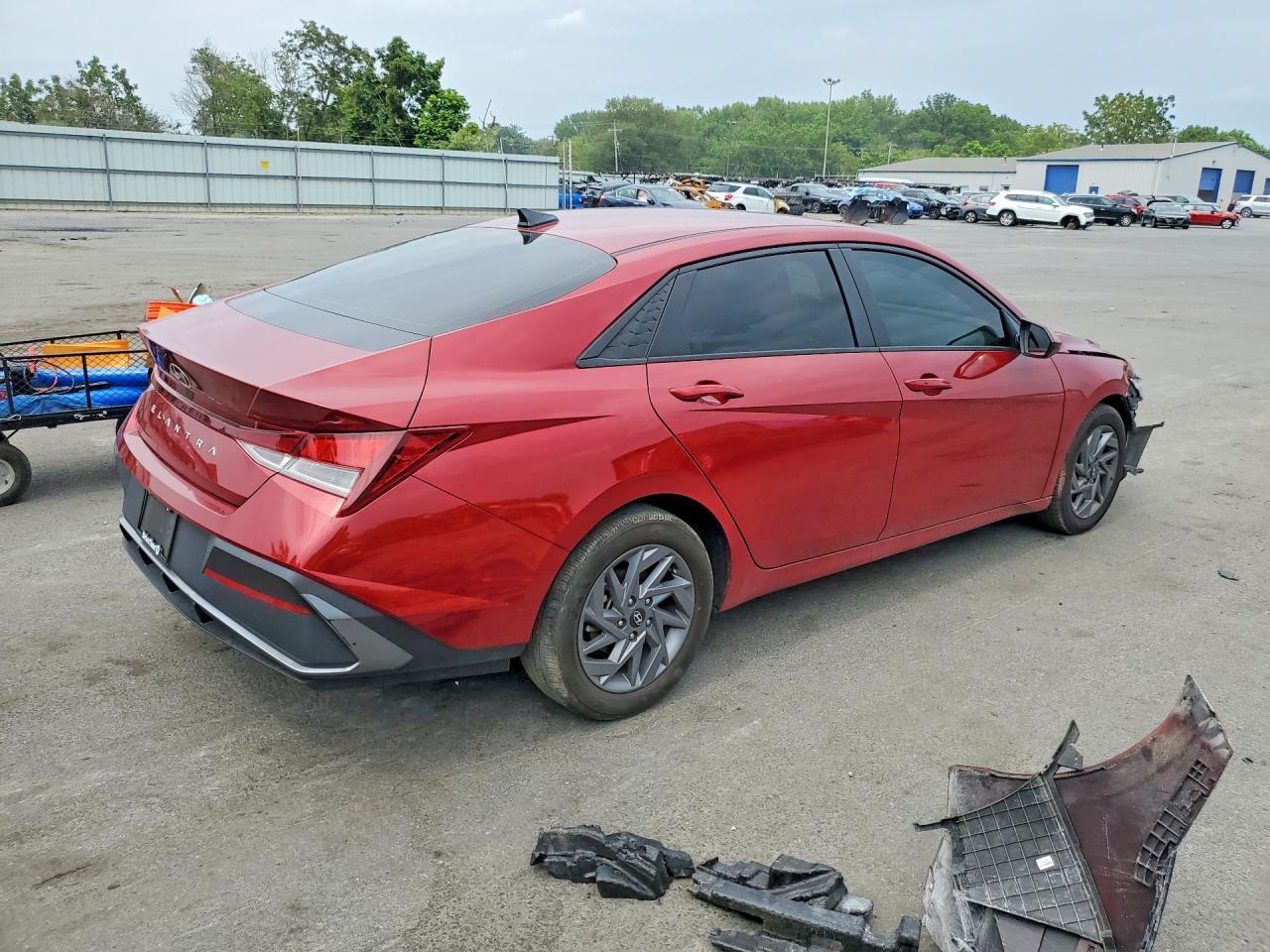 2024 Hyundai Elantra Sel - Image 3