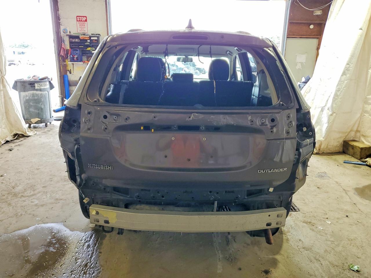 2017 Mitsubishi Outlander Es - Image 6