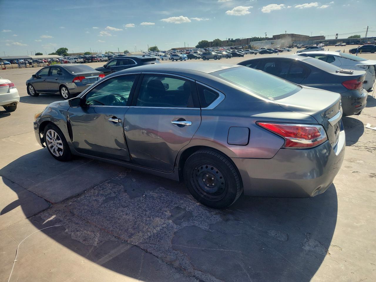 2014 Nissan Altima 2.5 S - Image 2