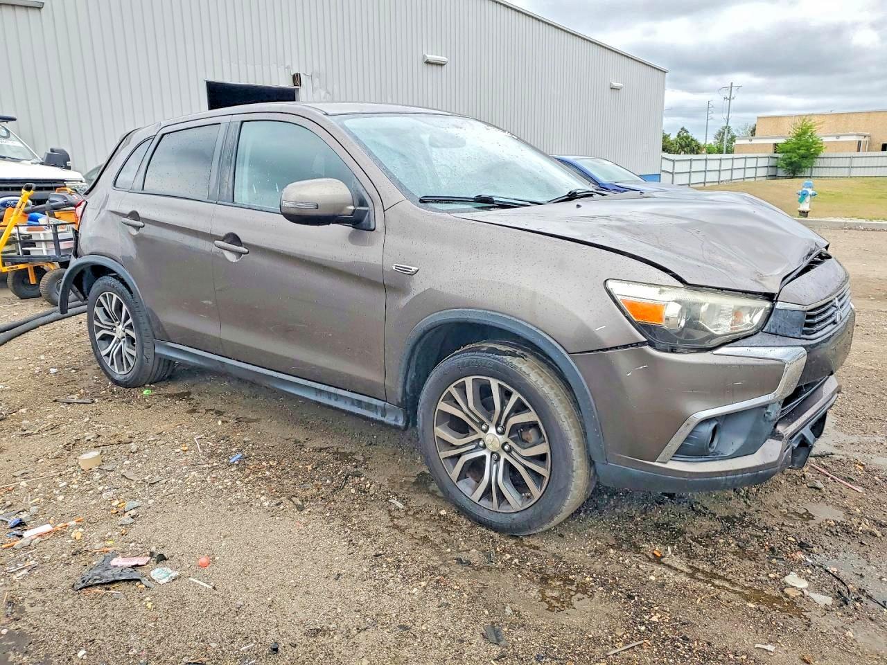 2016 Mitsubishi Outlander Sport Es - Image 4