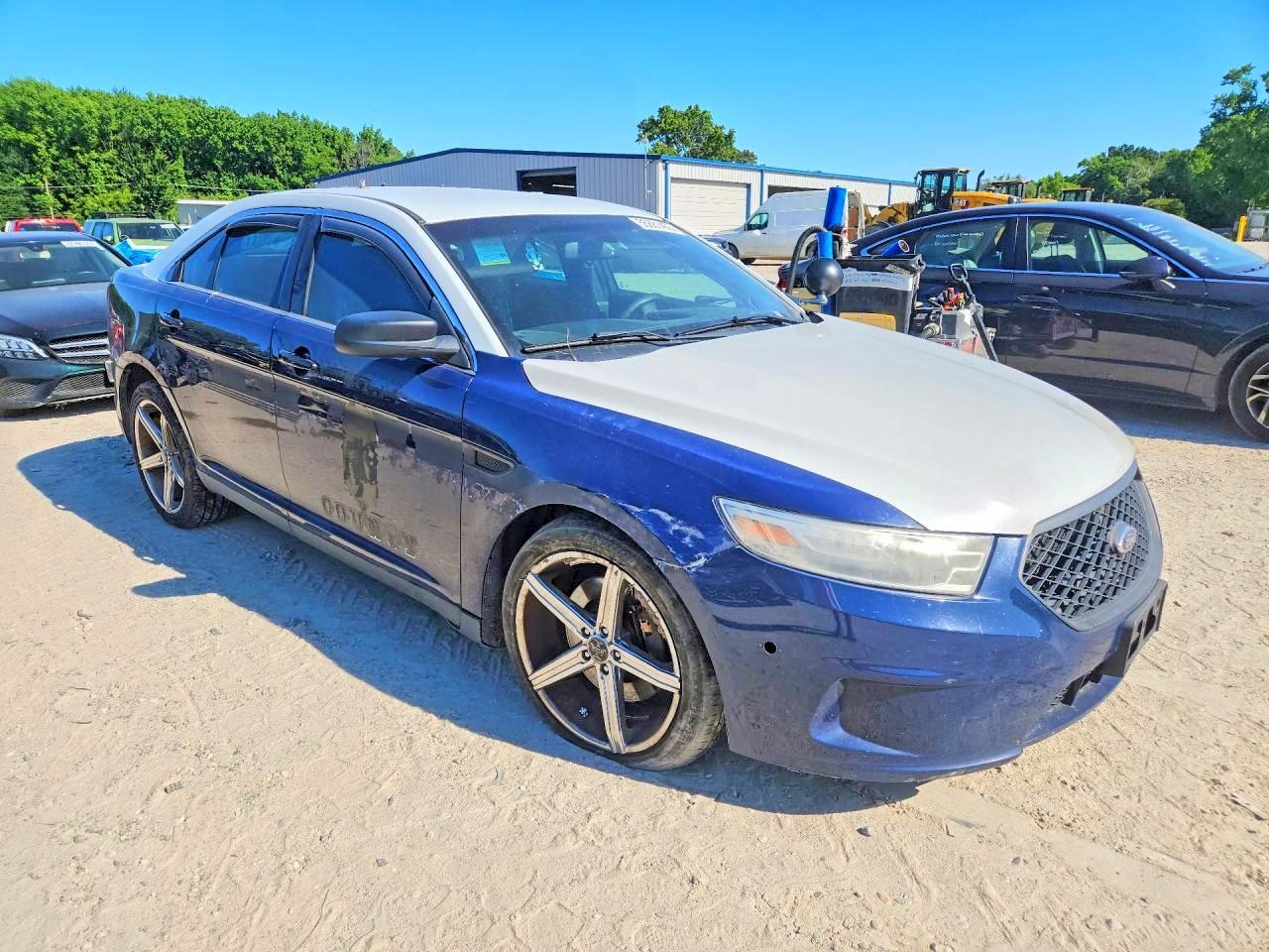 2014 Ford Taurus Police - Фото 4