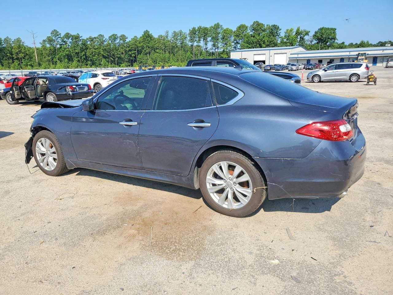 2011 Infiniti M37 X - Фото 2