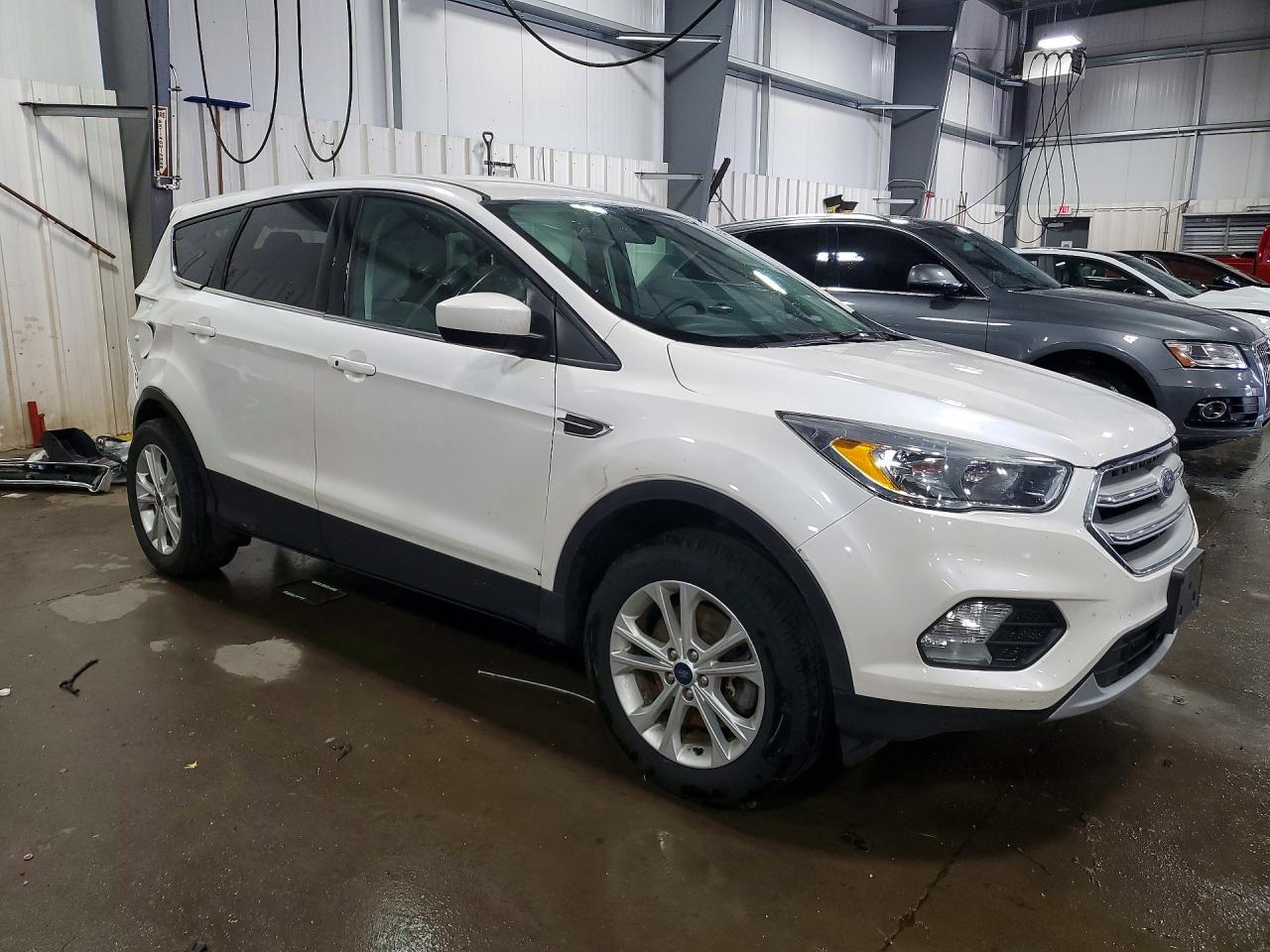 2019 Ford Escape Se - Фото 4