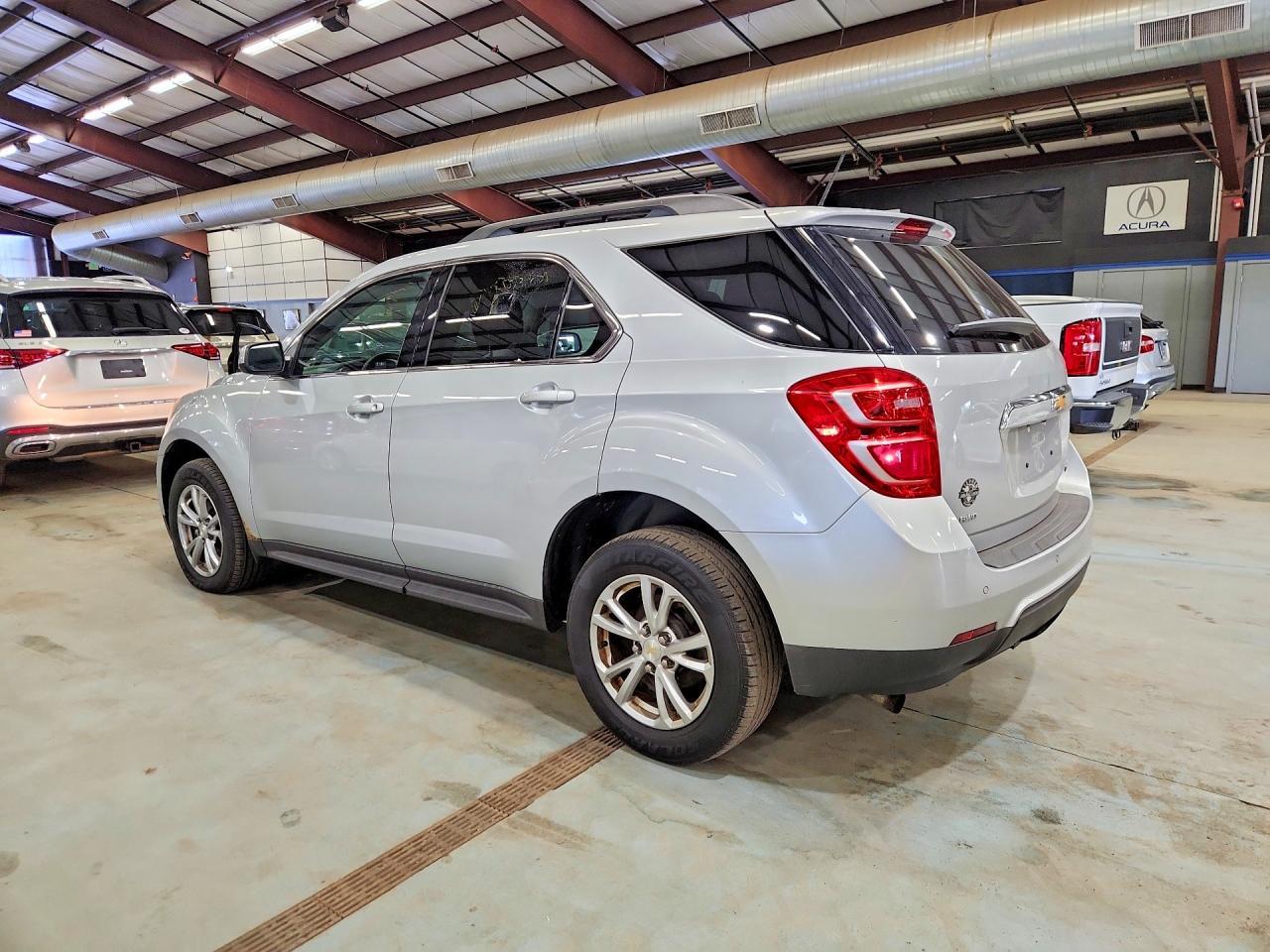 2016 Chevrolet Equinox Lt - Image 2