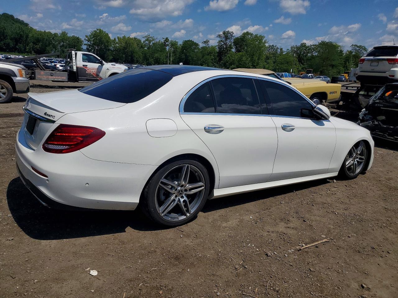 2019 Mercedes-Benz E 300 4Matic - Фото 3