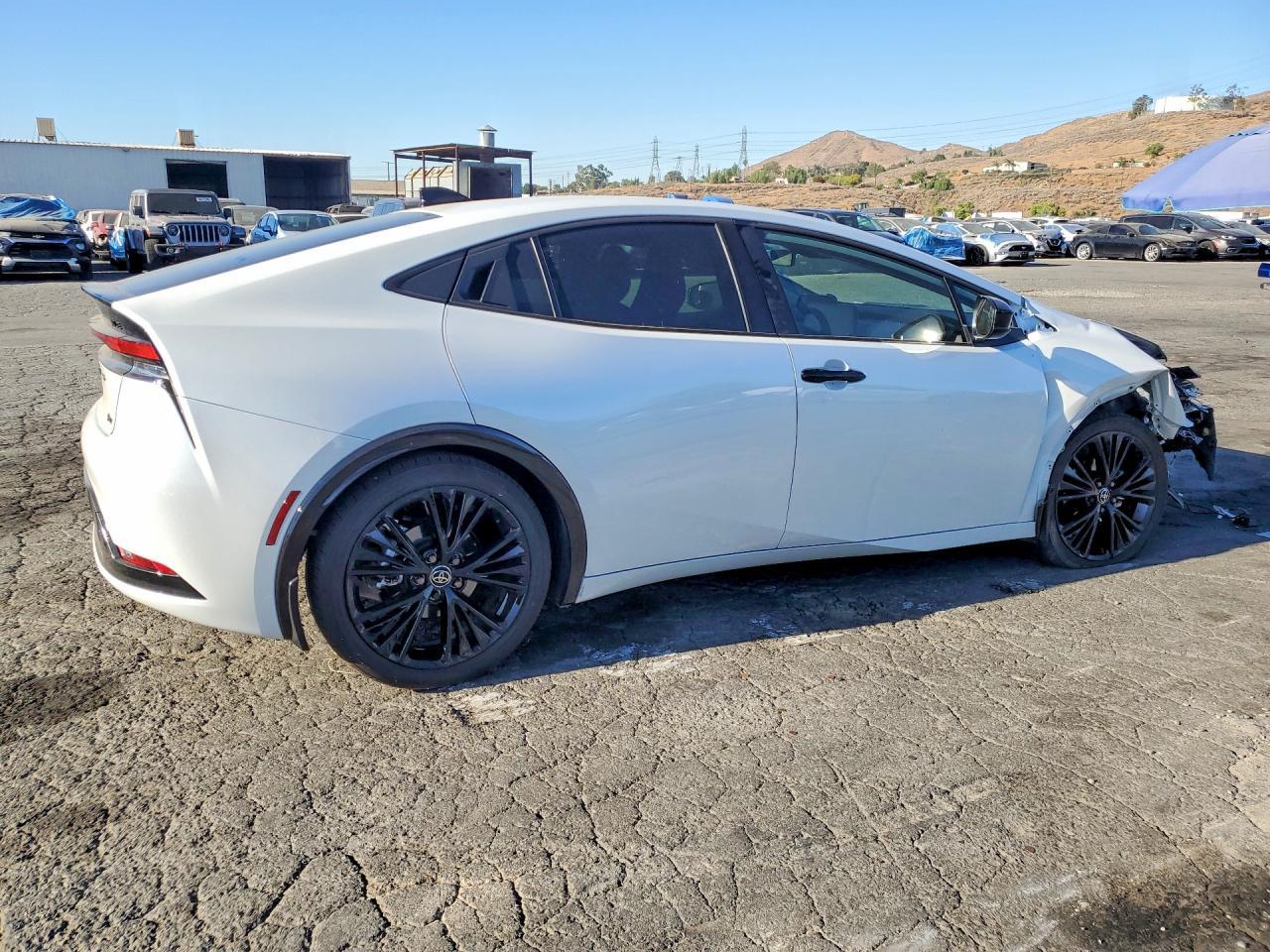 2025 Toyota Prius Nightshade - Фото 3