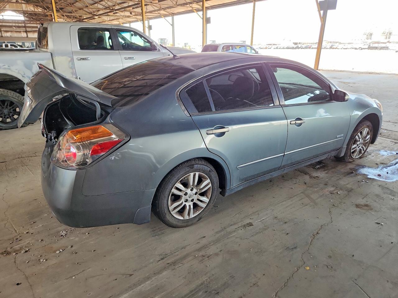 2010 Nissan Altima Hybrid - Фото 3