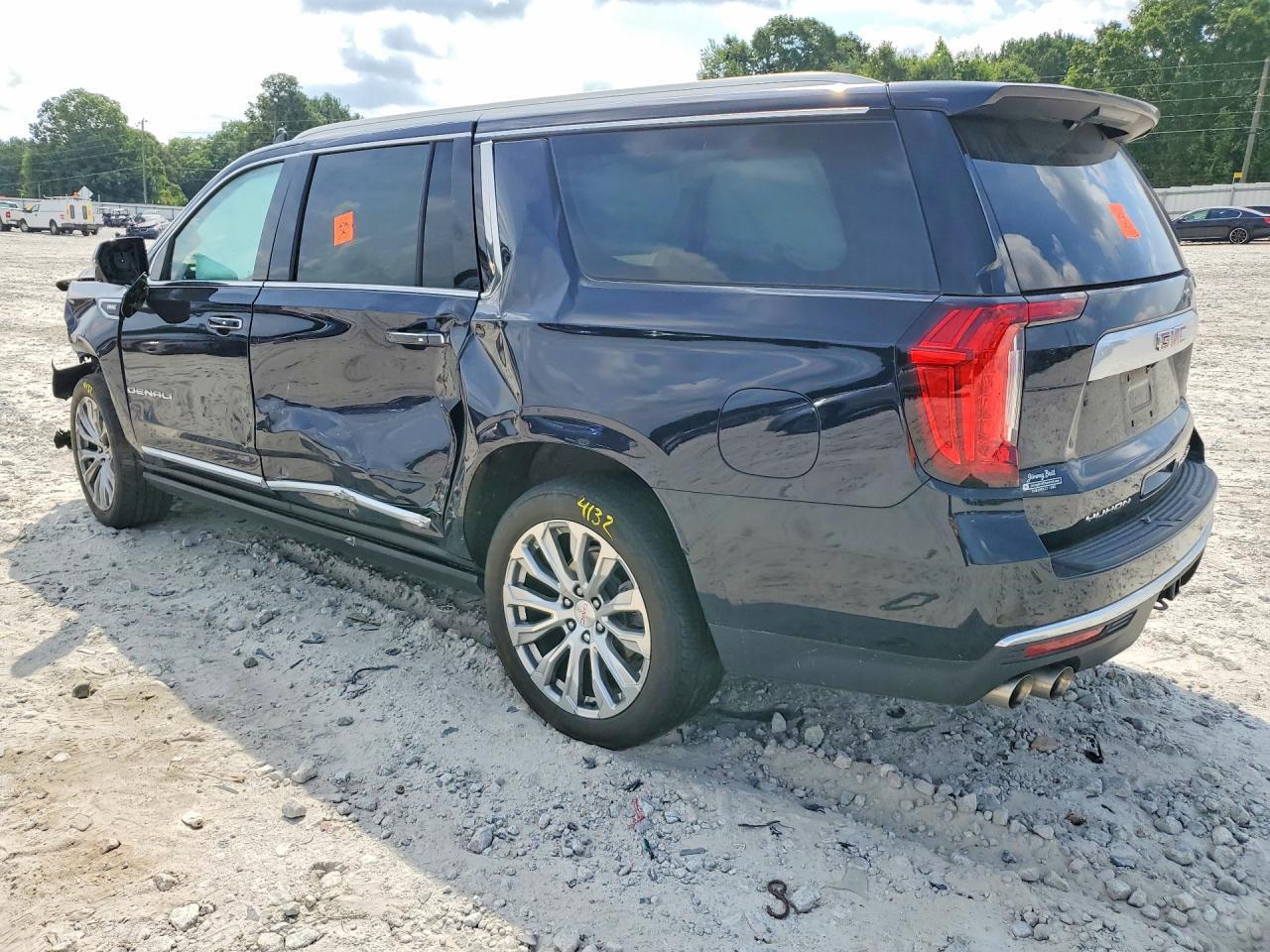 2023 GMC Yukon Xl Denali - Фото 2