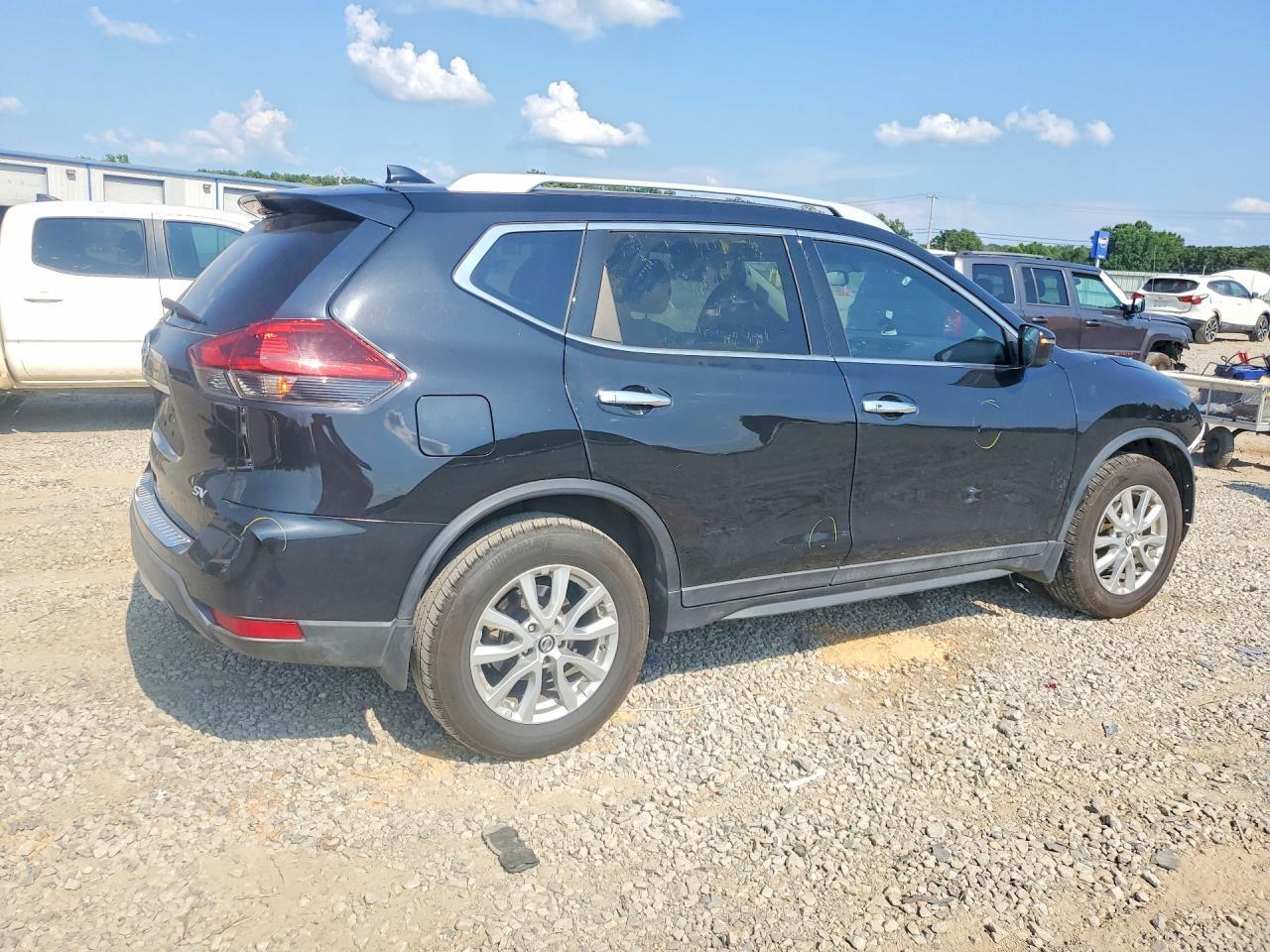 2018 Nissan Rogue Sv - Image 3
