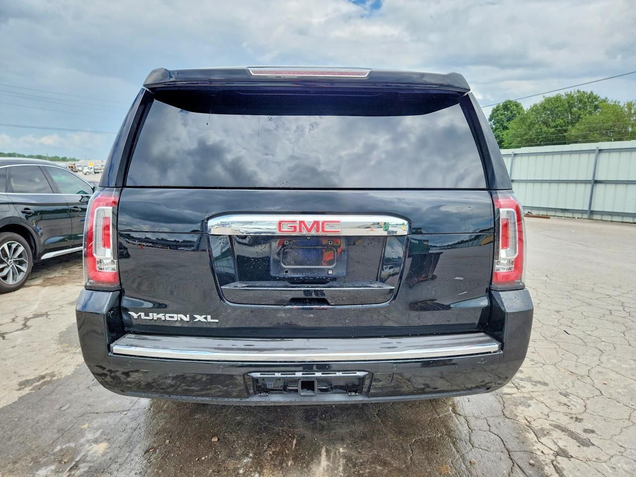 2016 GMC Yukon Xl Denali - Фото 6