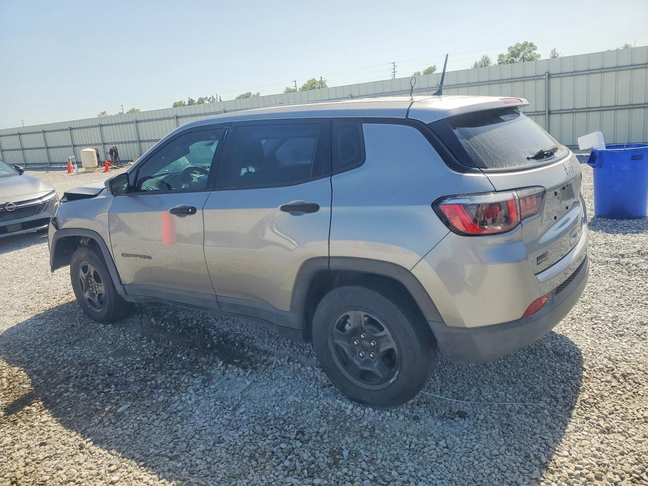 2018 Jeep Compass Sport - Фото 2