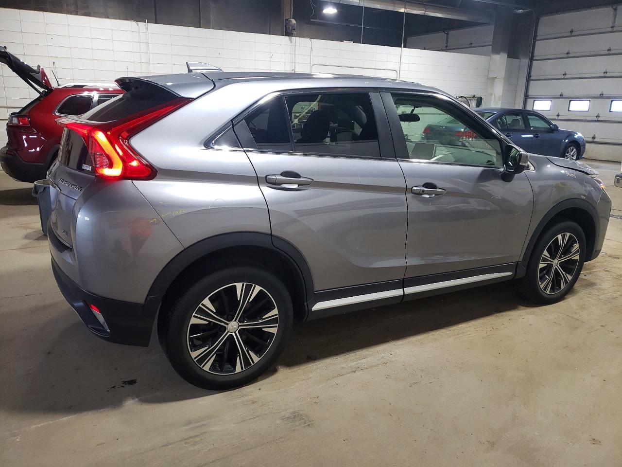 2019 Mitsubishi Eclipse Cross Se - Фото 3
