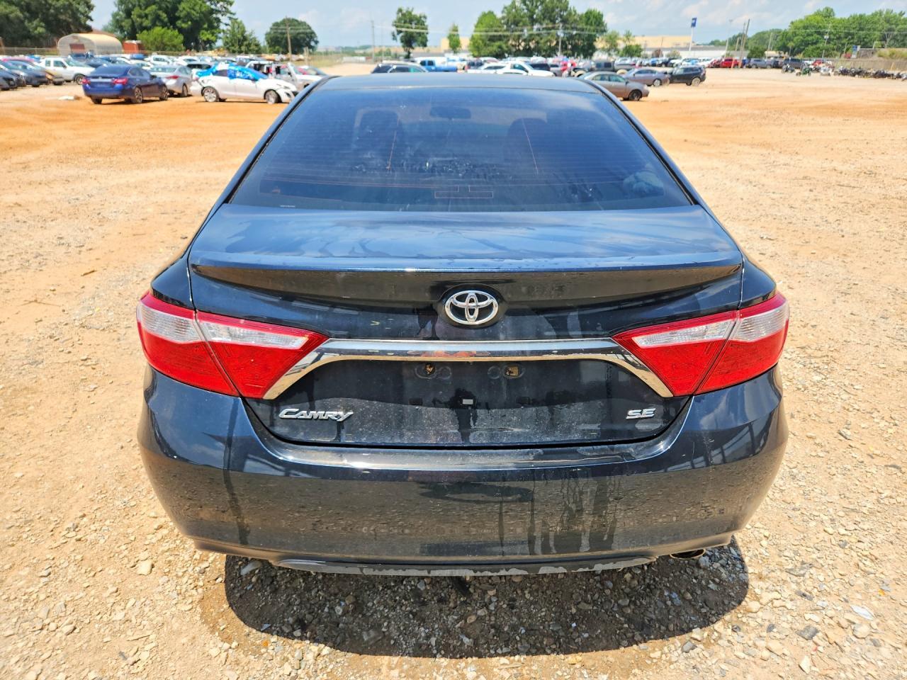 2016 Toyota Camry Se - Image 6
