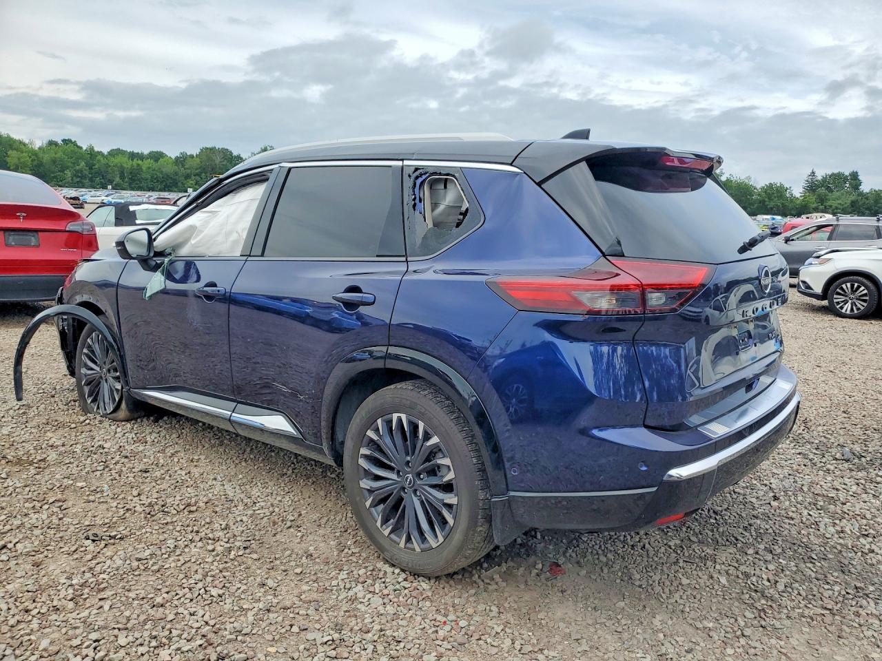 2024 Nissan Rogue Platinum - Фото 2