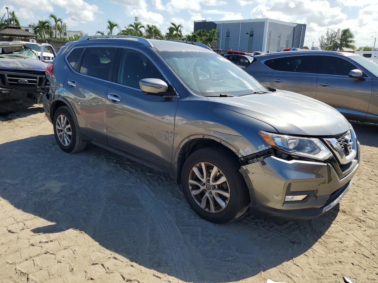 2017 Nissan Rogue Sv - Image 4