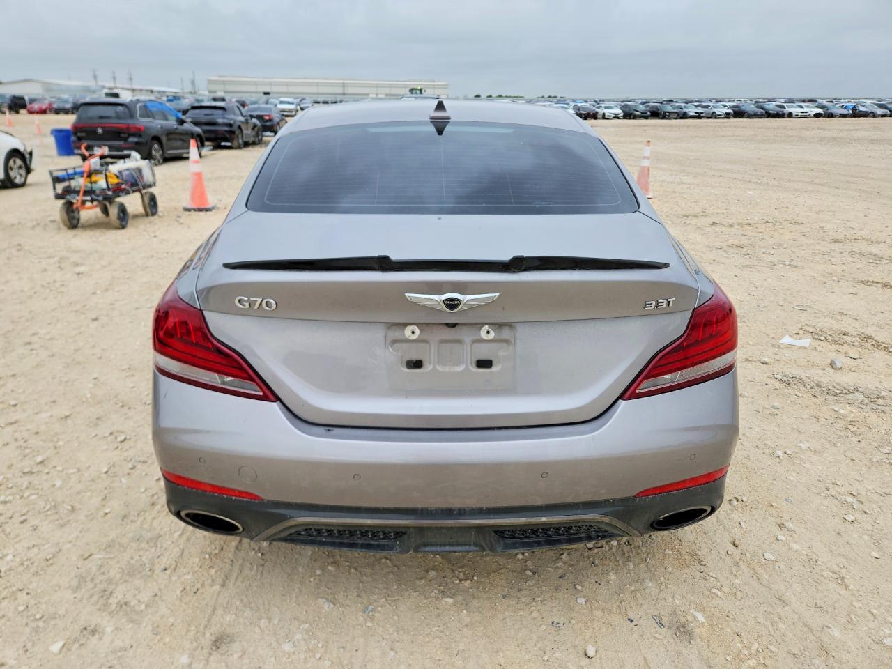 2020 Genesis G70 3.3T - Фото 6