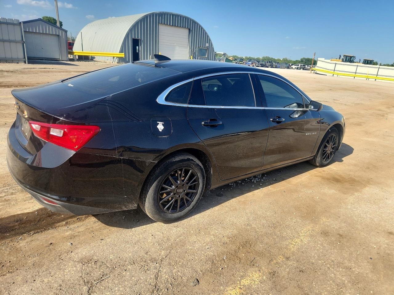 2023 Chevrolet Malibu Ls - Фото 3