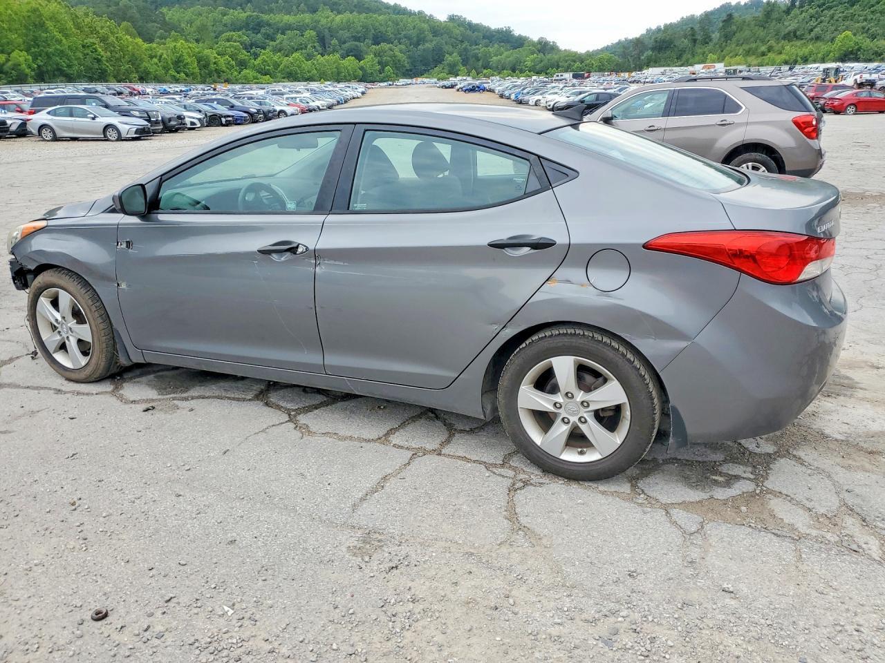 2013 Hyundai Elantra Gls - Image 2