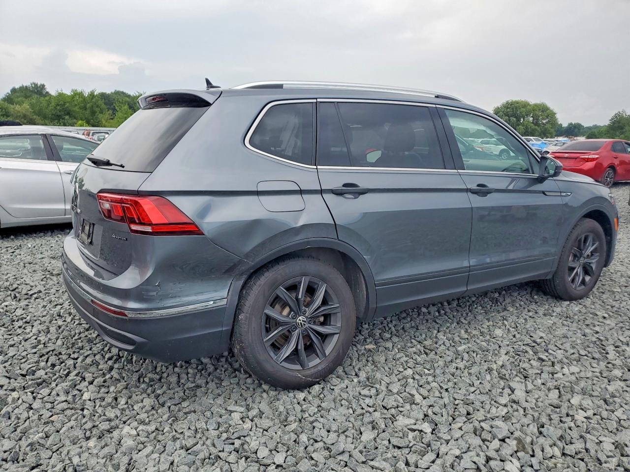 2024 Volkswagen Tiguan Se/Wolfsburg - Image 3