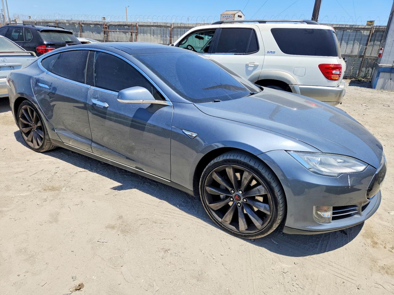 2014 Tesla Model S - Фото 4