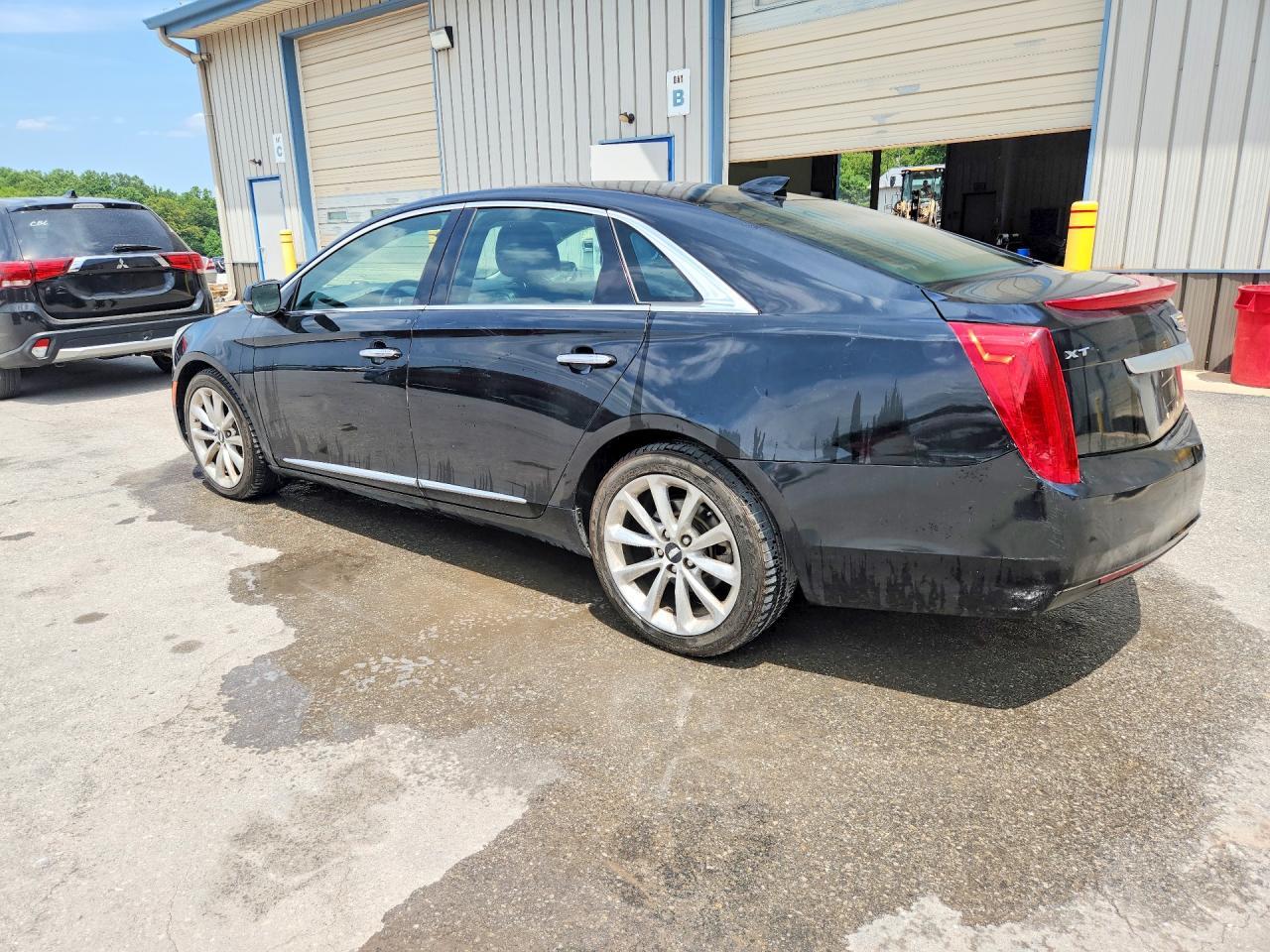 2017 Cadillac Xts - Image 2