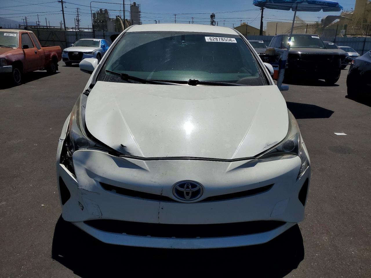 2016 Toyota Prius Three - Фото 5