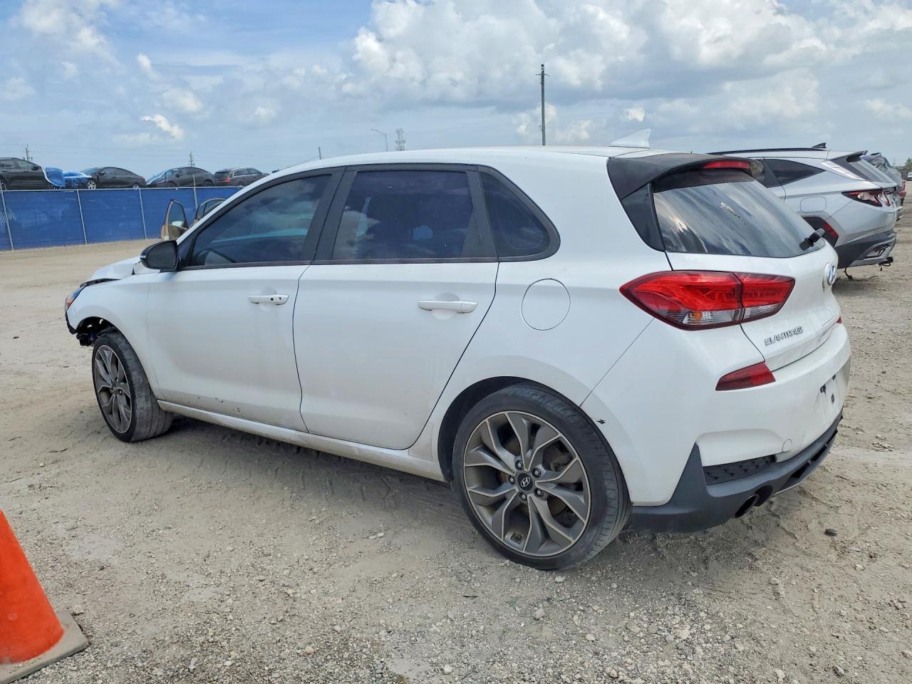 2020 Hyundai Elantra Gt N Line - Image 2