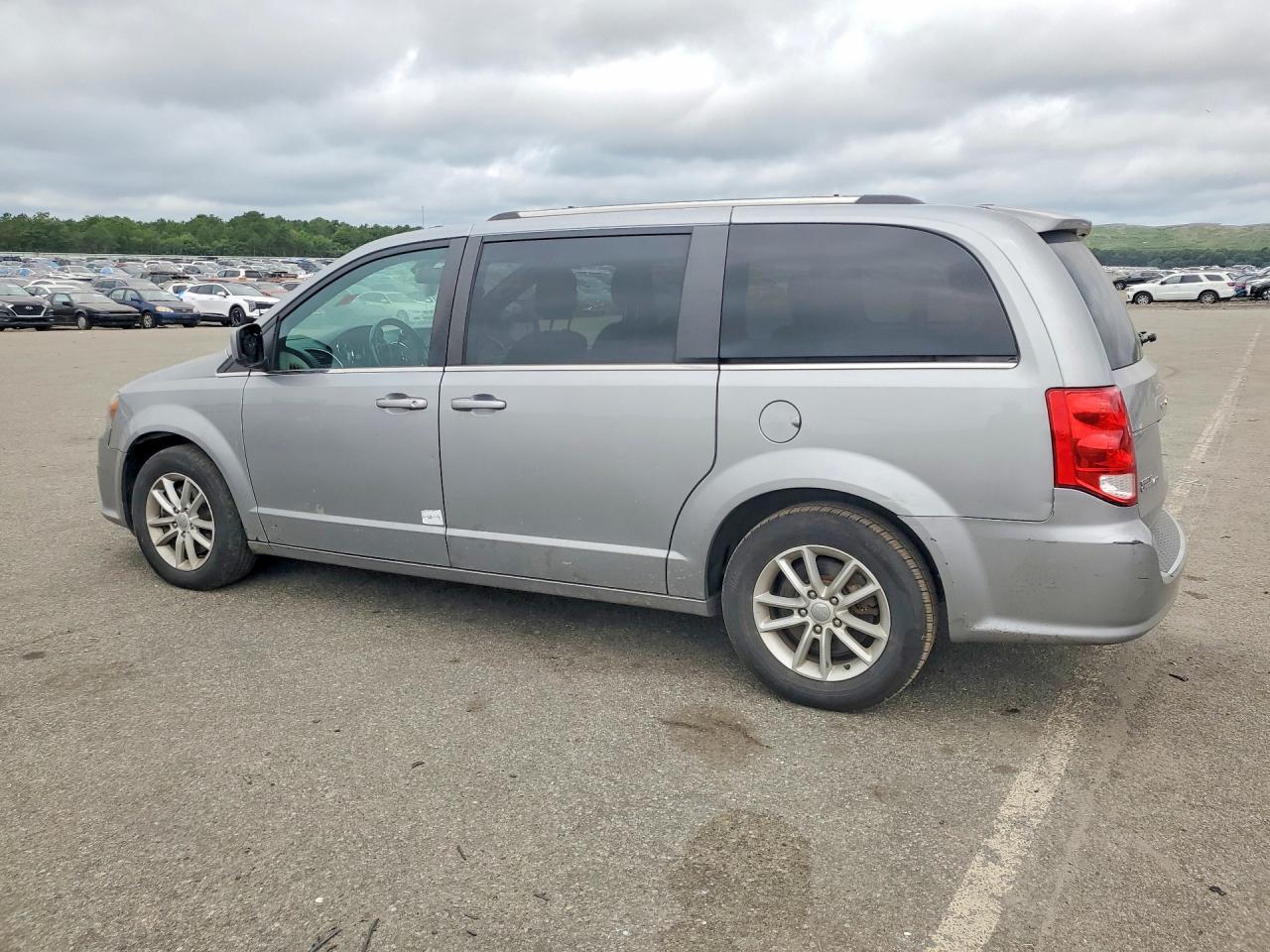 2019 Dodge Grand Caravan Sxt - Image 2