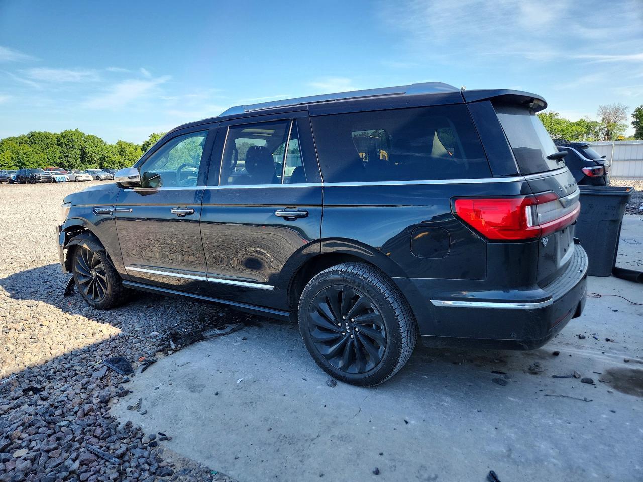 2021 Lincoln Navigator Black Label - Image 2