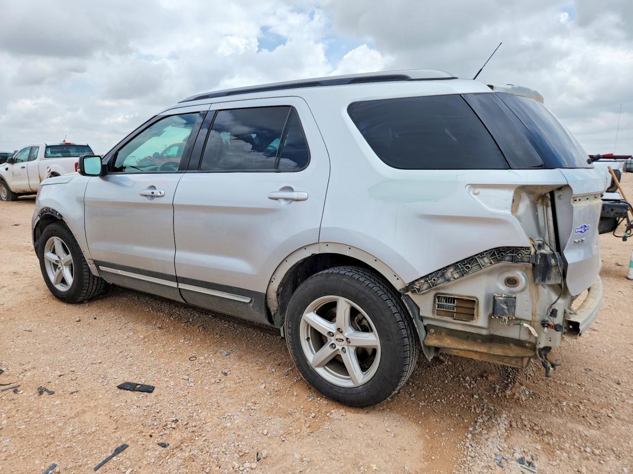 2019 Ford Explorer Xlt - Image 2