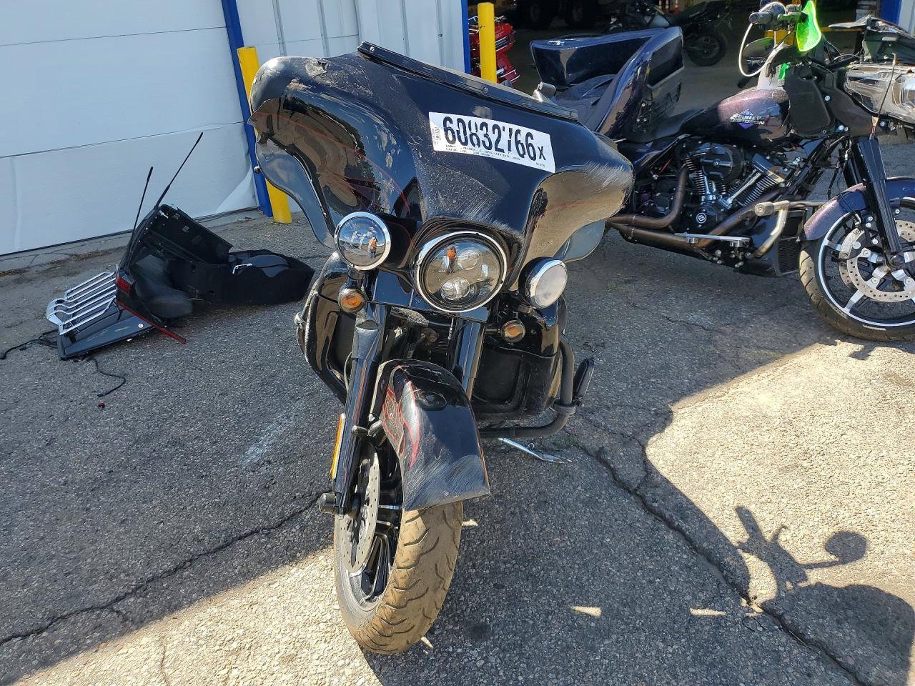 2010 Harley-Davidson Flhtcuse5 Blk - Фото 2
