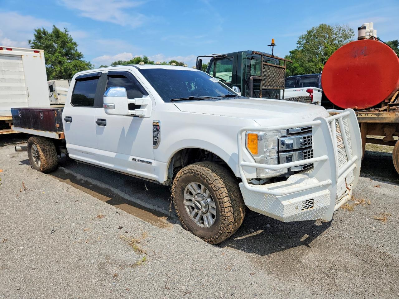 2017 Ford F350 Super Duty - Фото 4