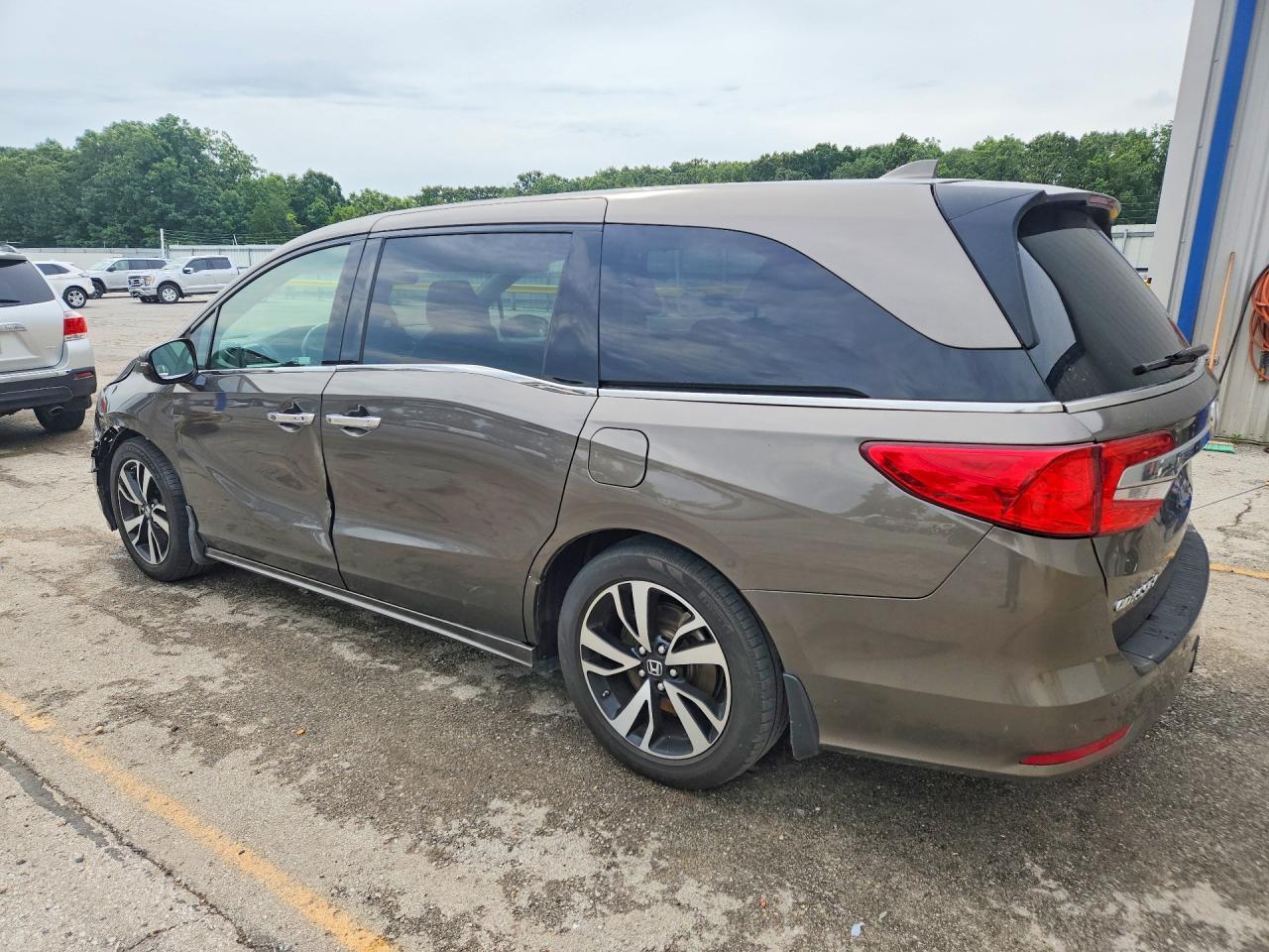 2020 Honda Odyssey Elite - Фото 2