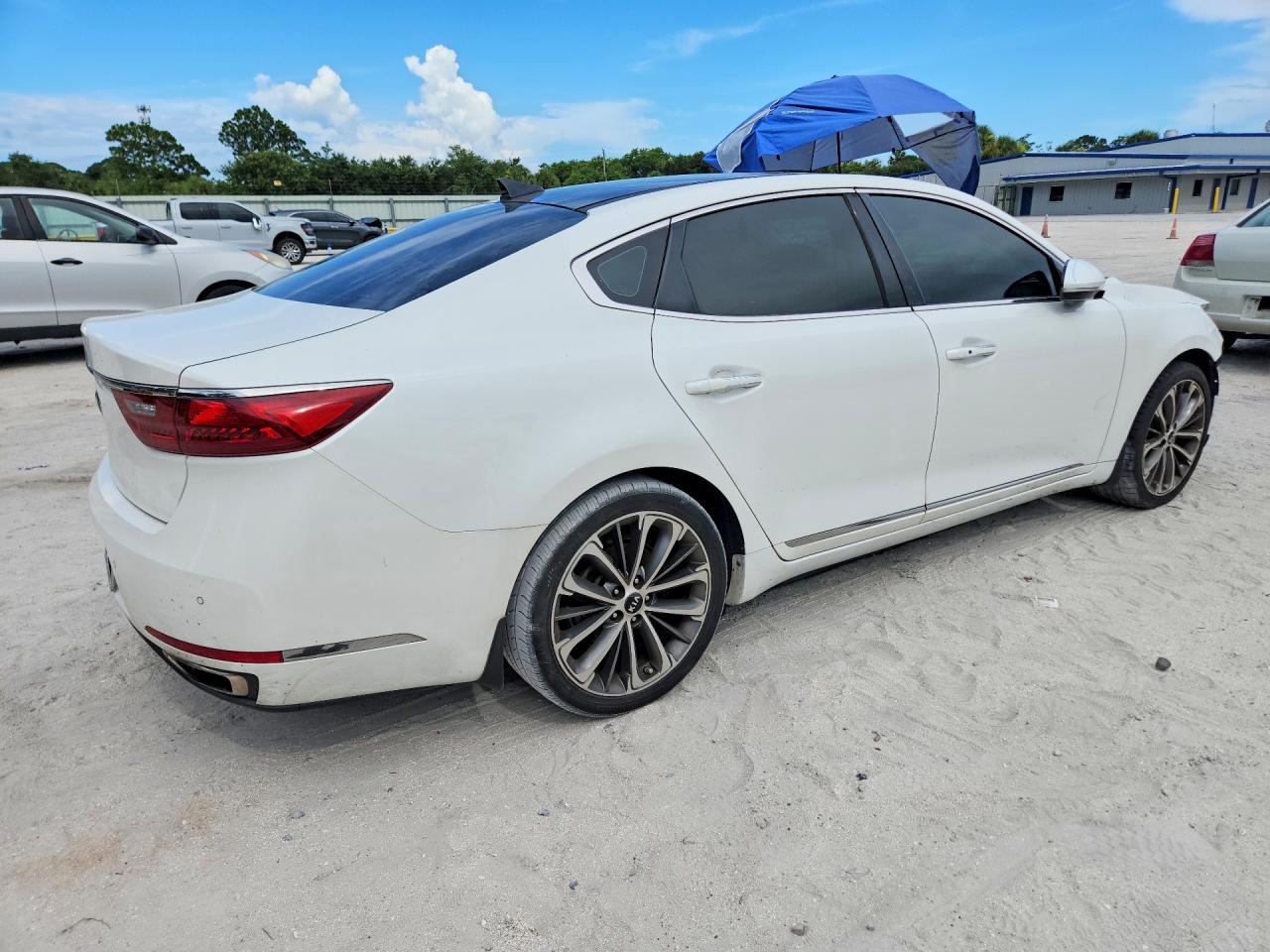 2019 Kia Cadenza Technology - Image 3