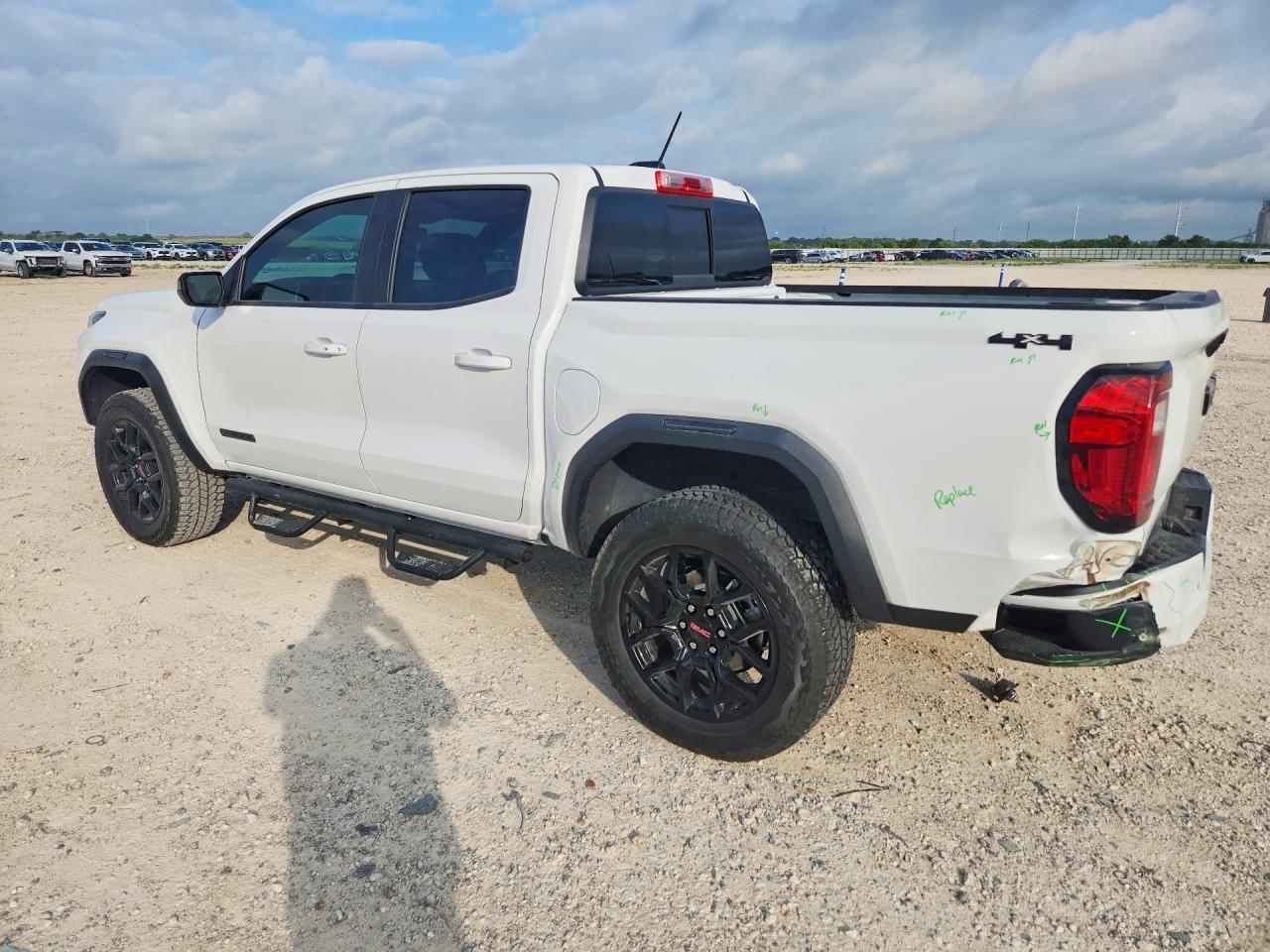 2025 GMC Canyon Elevation - Image 2