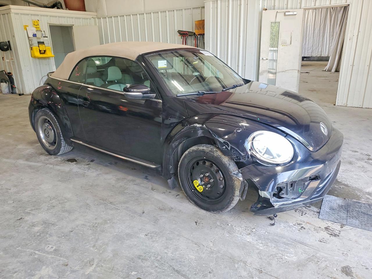 2018 Volkswagen Beetle S - Фото 4