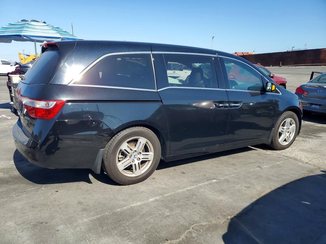 2012 Honda Odyssey Touring - Фото 3