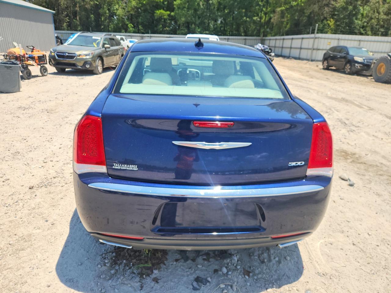 2015 Chrysler 300 Limited - Фото 6