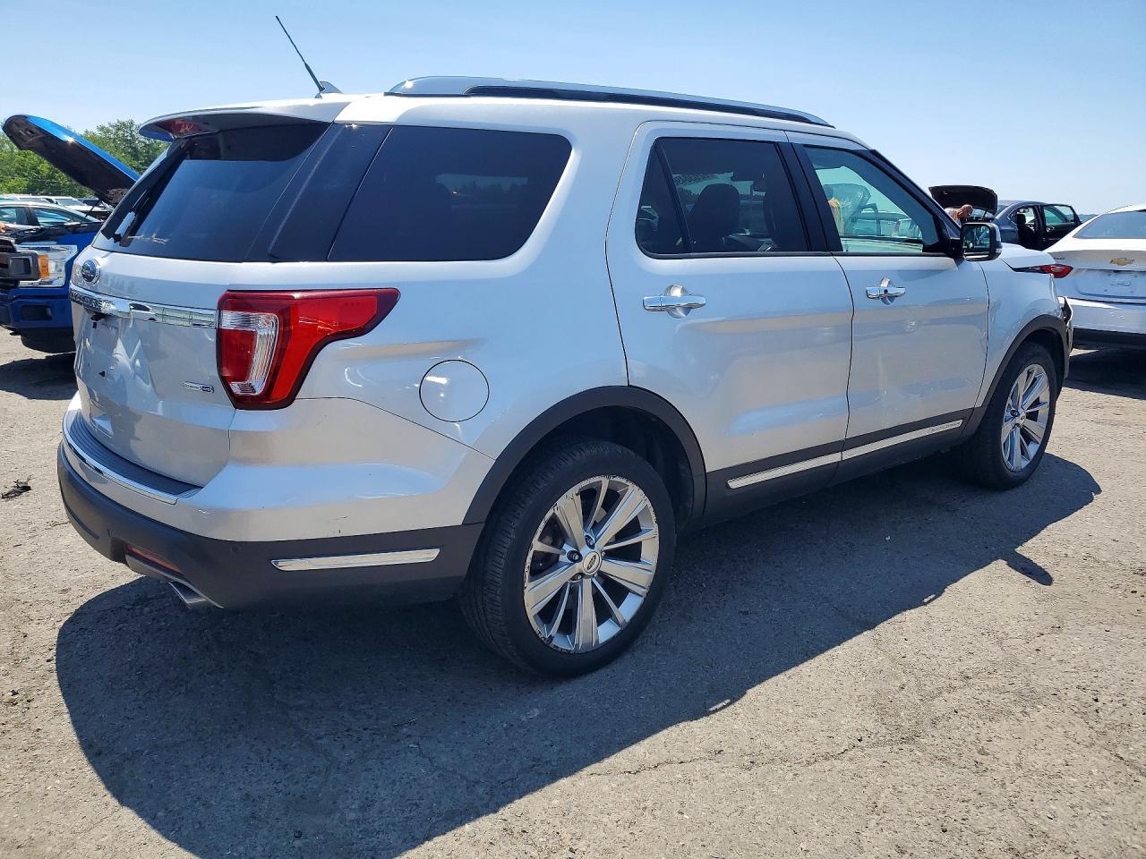 2019 Ford Explorer Limited - Image 3
