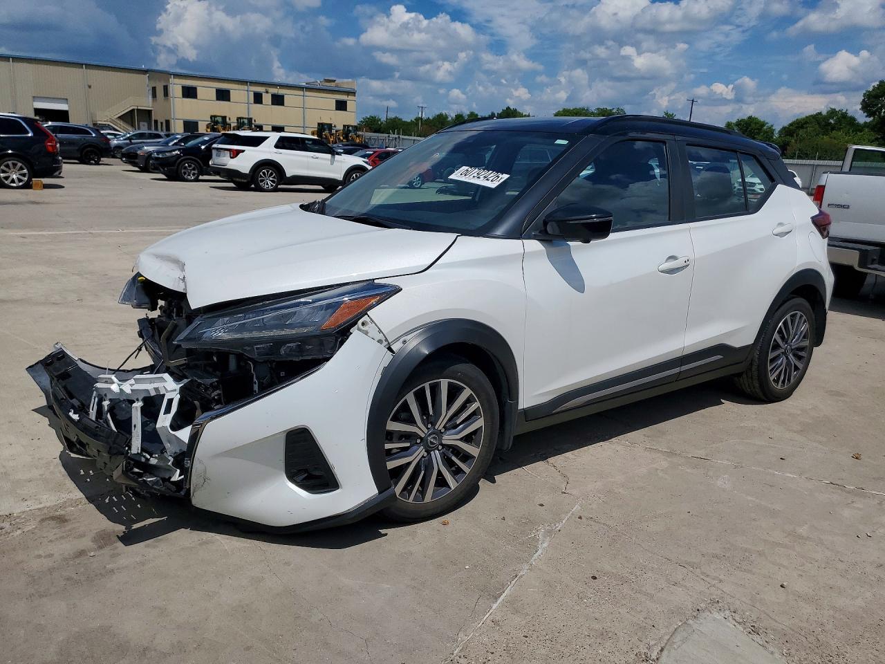 2024 Nissan Kicks Sr