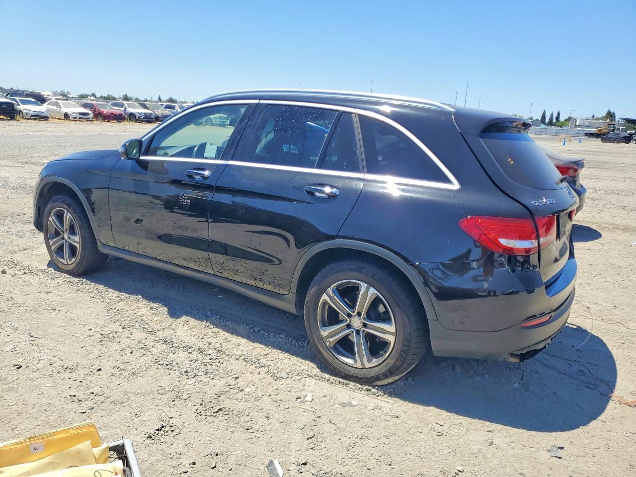 2016 Mercedes-Benz Glc 300 4Matic - Image 2