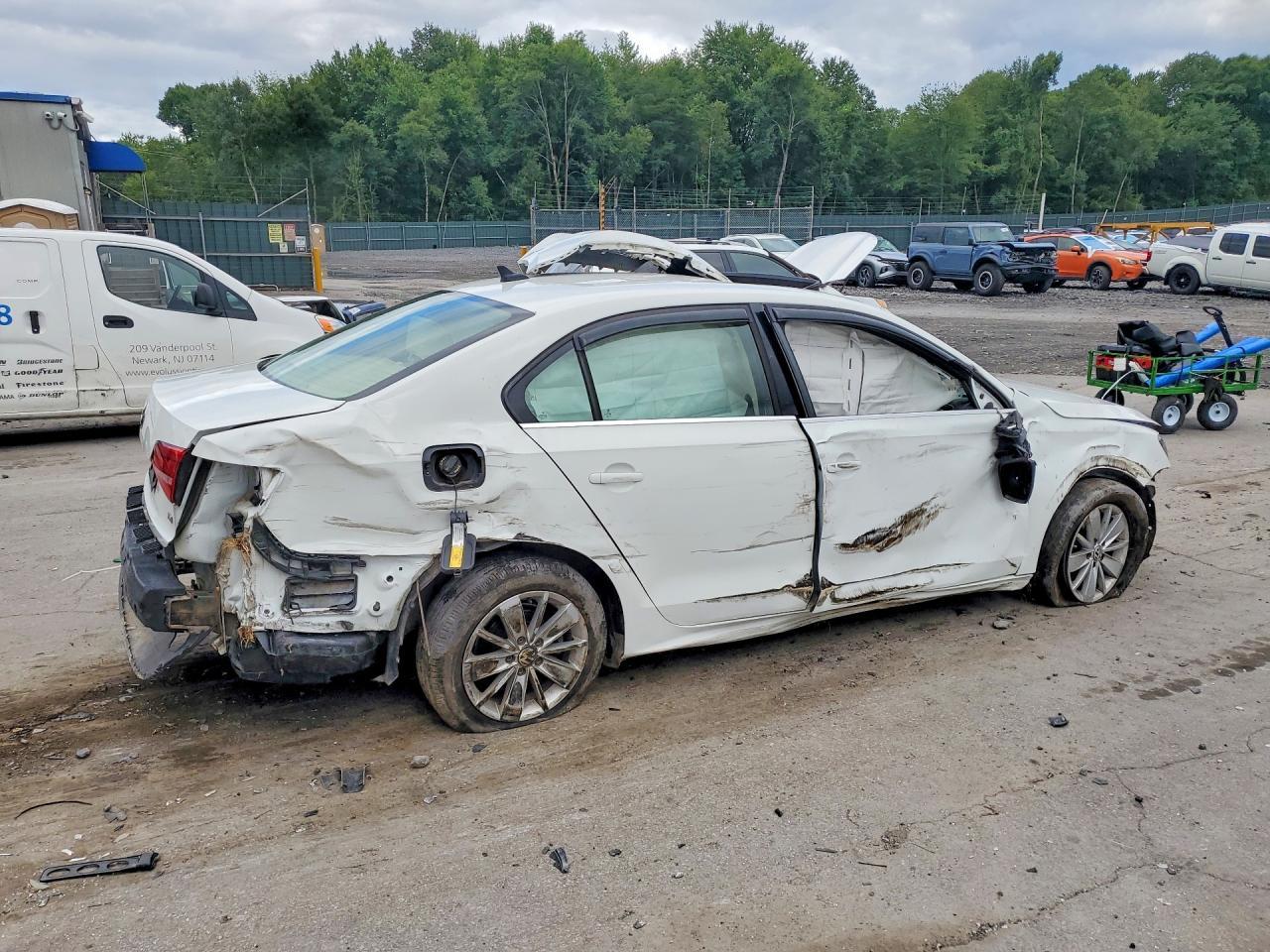 2015 Volkswagen Jetta Tdi - Image 3