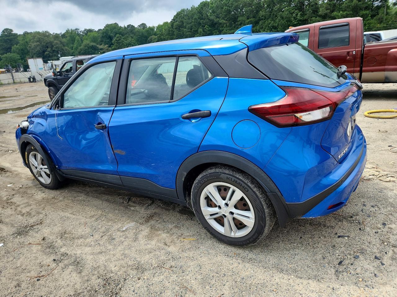 2022 Nissan Kicks S - Image 2