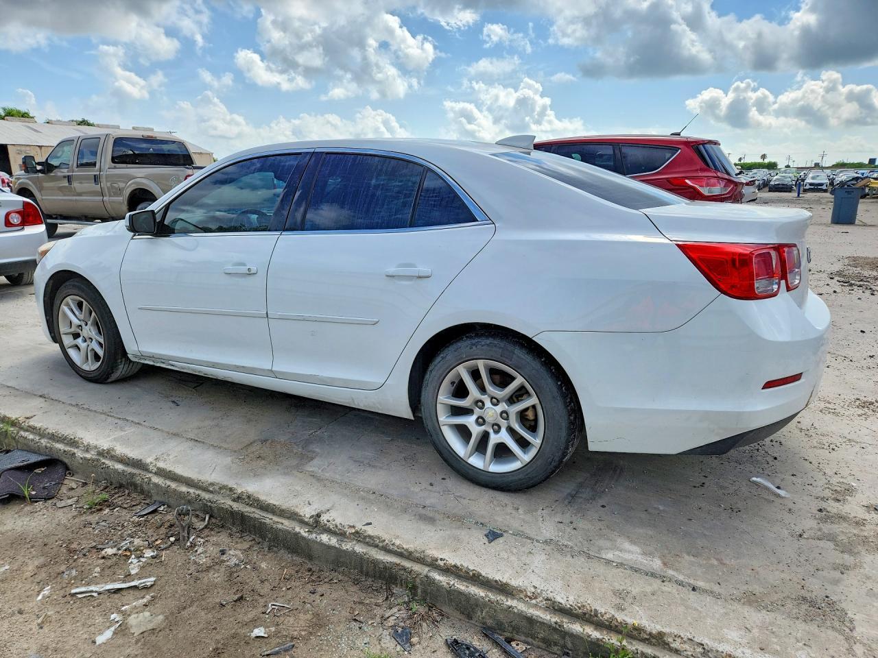 2015 Chevrolet Malibu 1Lt - Image 2