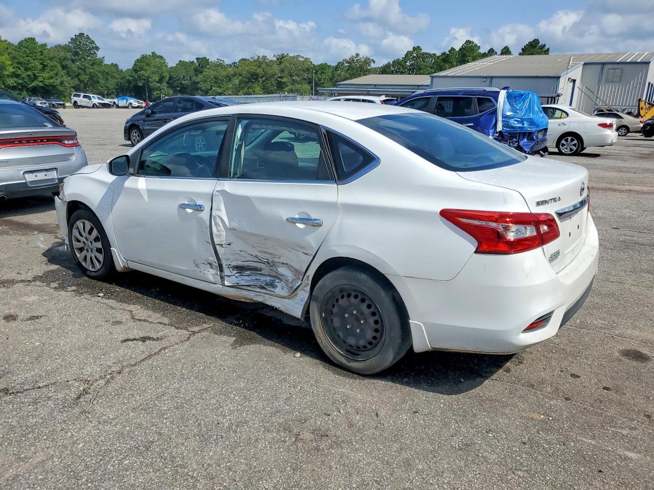 2017 Nissan Sentra S - Фото 2
