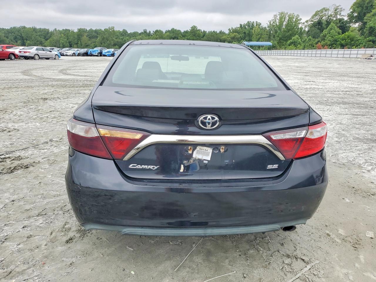 2017 Toyota Camry Se - Фото 6